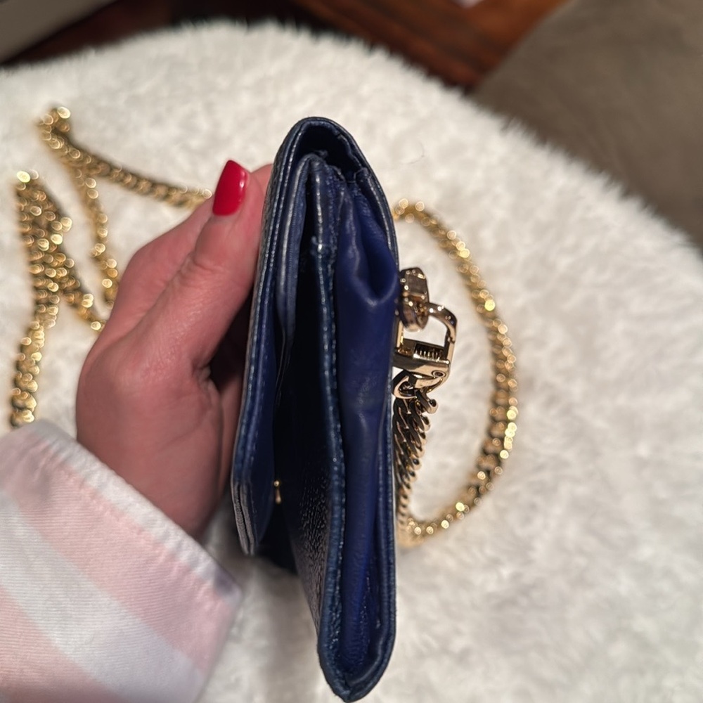 CHANEL Navy Blue Crossbody Bag with Gold Chain - Picture 15 of 16